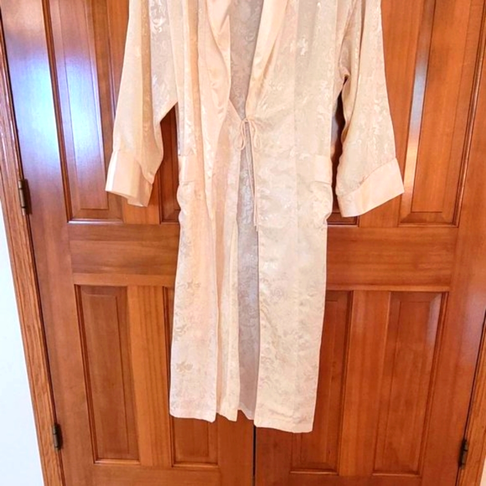 Victoria's Secret Cream Robe - M/L - Picture 7 of 7
